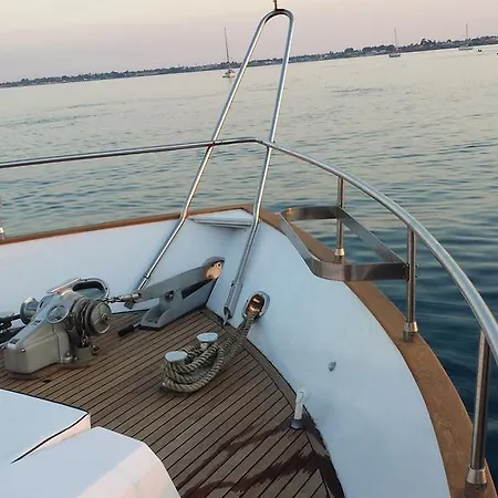 Hotel en barco Suele